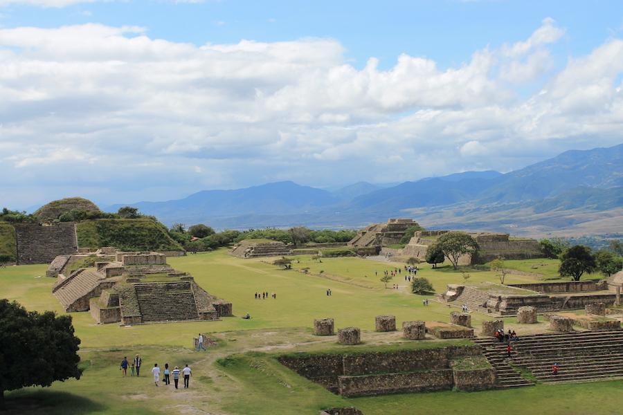 Zonas arqueológicas de Monte Albán y Mitla