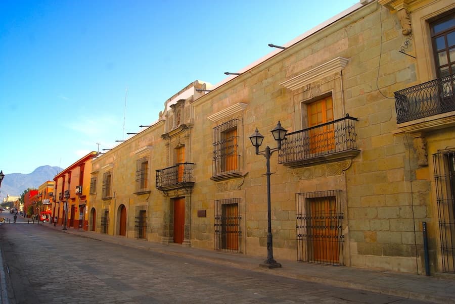 Fachada histórica del Museo de Arte Contemporáneo de Oaxaca MACO